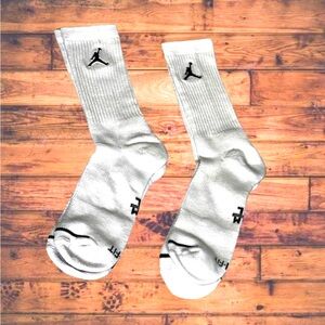 Jordan Crew Length Socks in White 2 pack